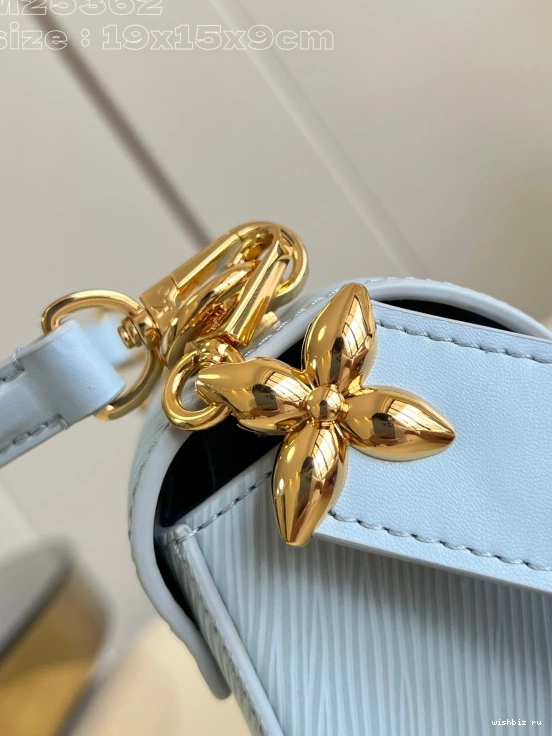 WIS LOUIS TWIST PM-19*15*9CM VUITTON 0924